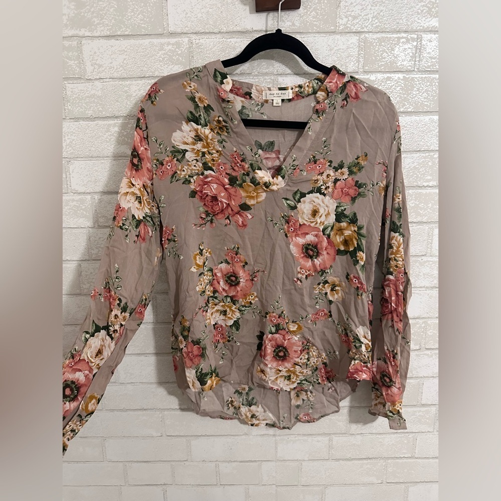 Day to Day Everyday Lightweight Floral Rayon Blouse Size L #1340